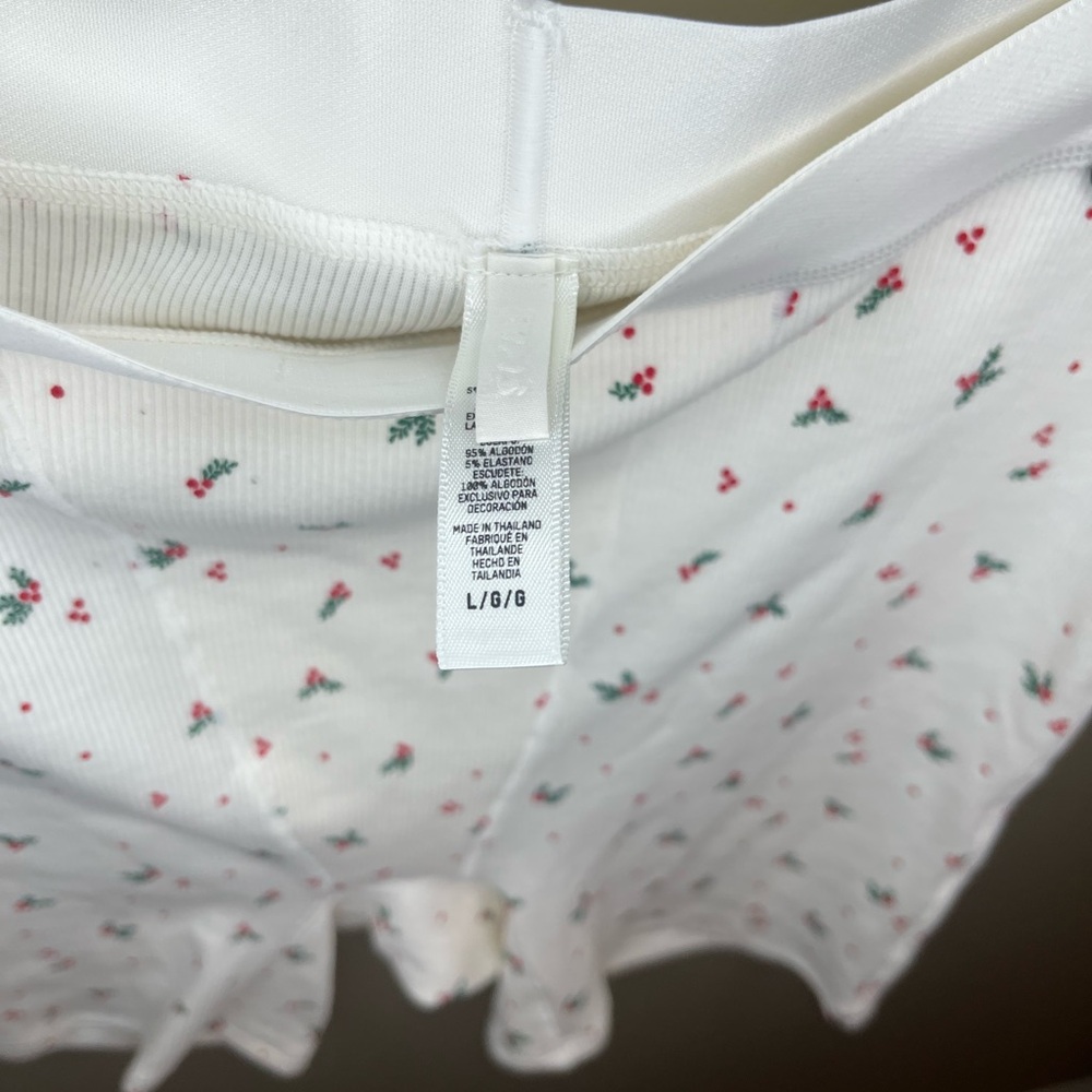 SKIMS Limited Edition Mistletoe Rib Tank & Boxer Set - Picture 6 of 8